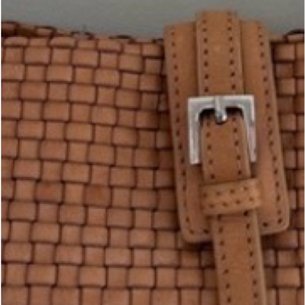 Ann Taylor Elegant Tan Woven Shoulder Bag - Picture 4 of 4